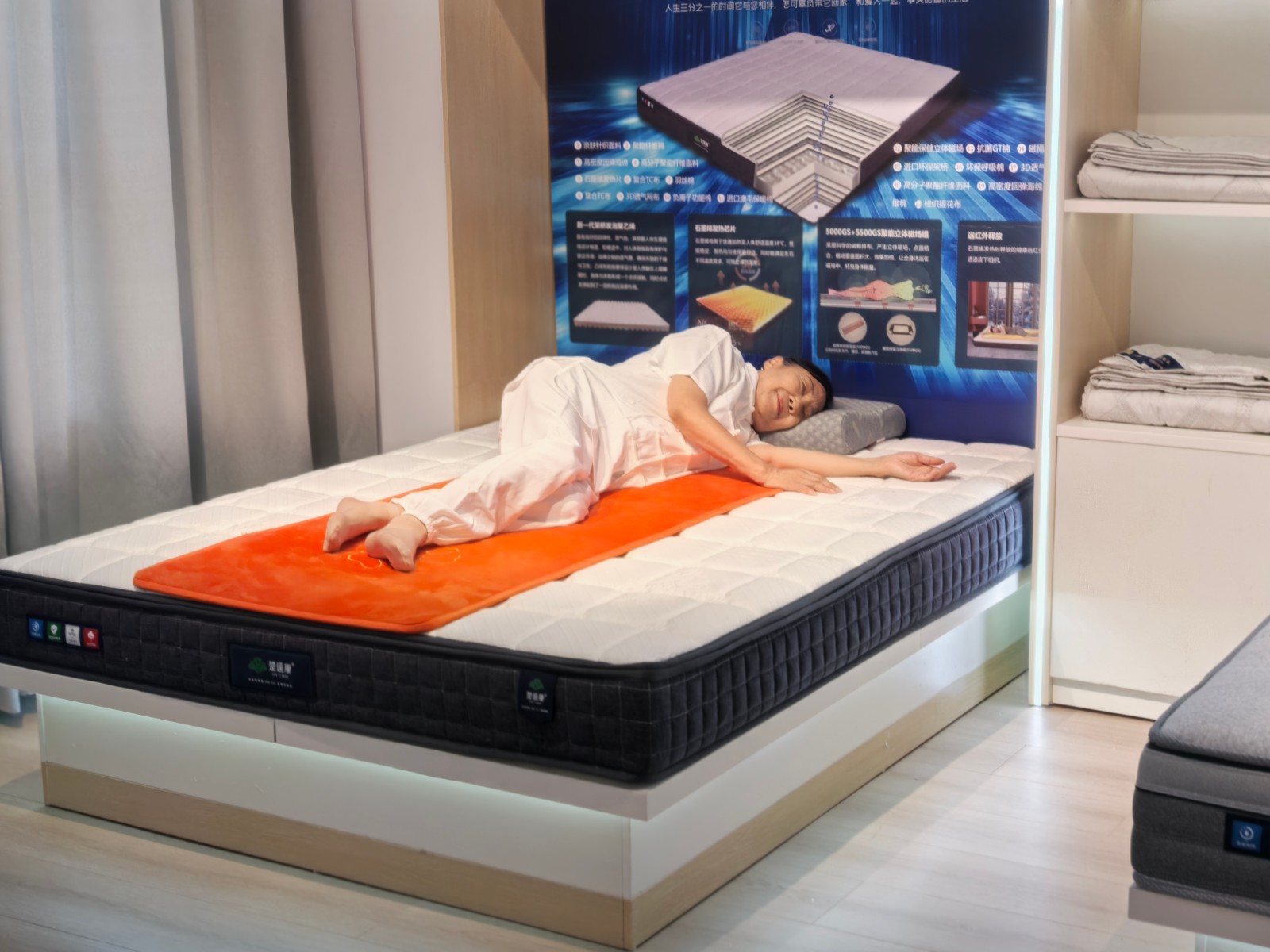 演员1.jpg 演员1.jpg