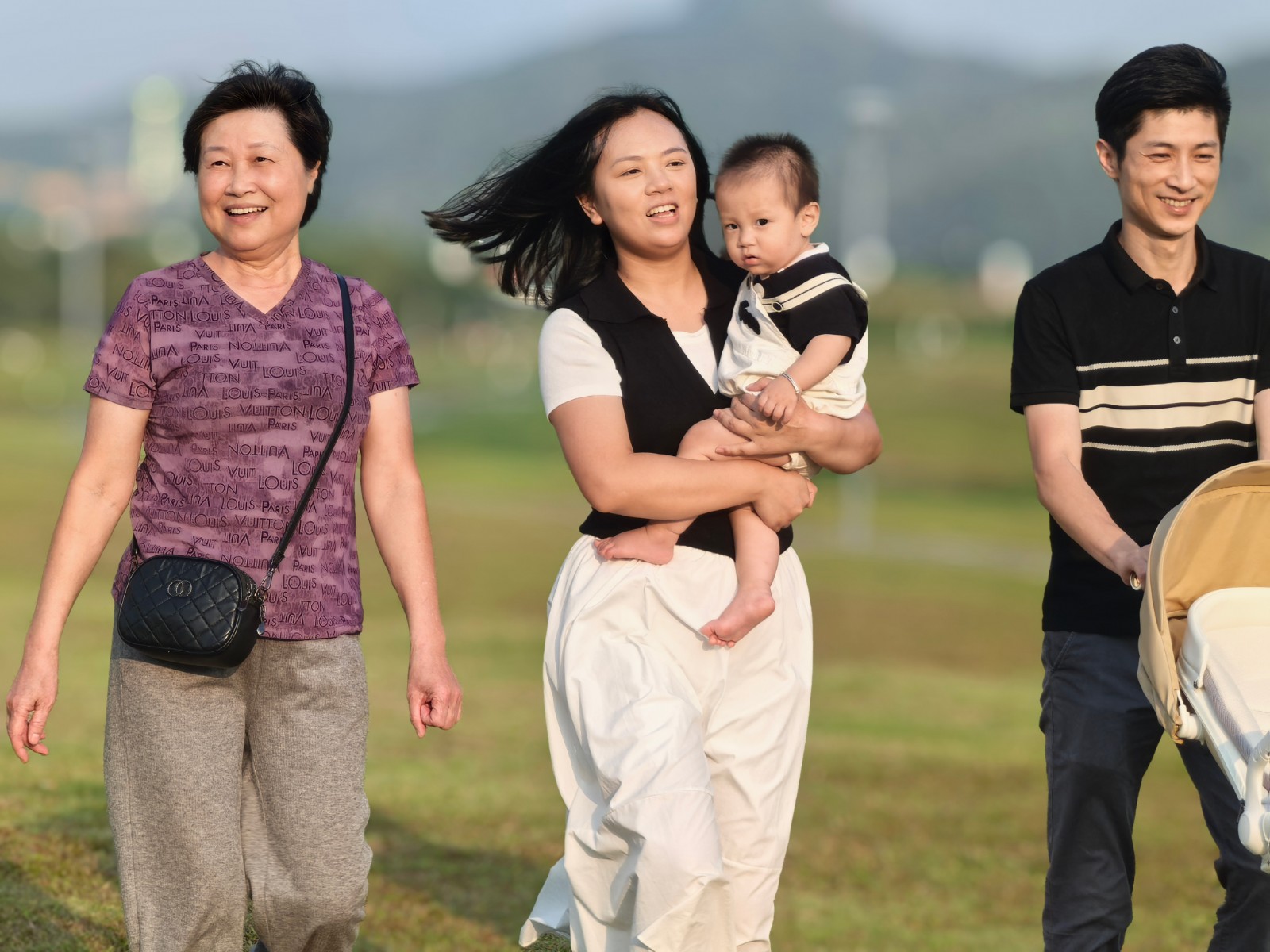 演员2.jpg 演员2.jpg